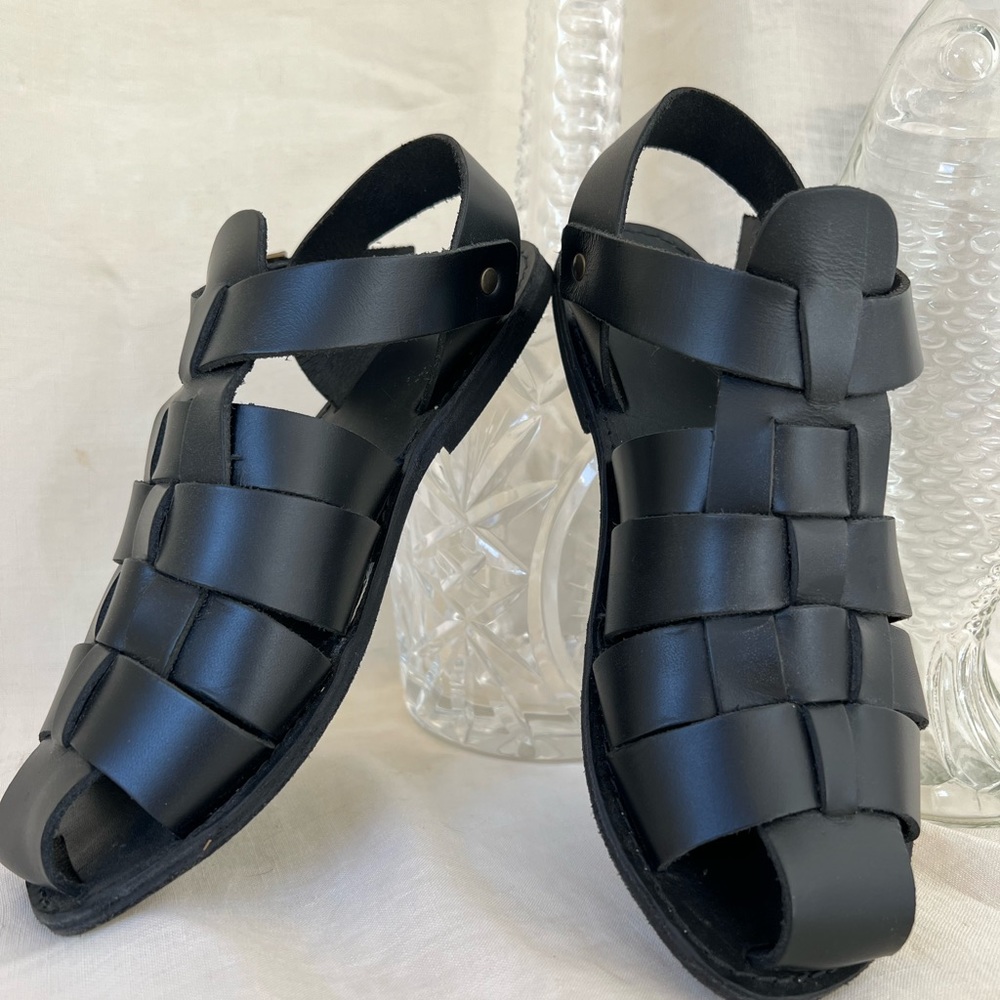French Fisherman Sandals by minimalist brand Gardenheir